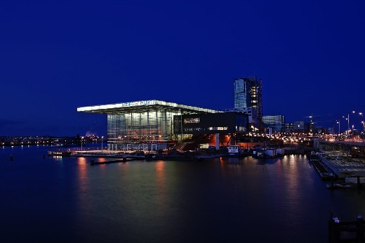 concert%20hall%20Muziekgebouw%20aan%20%27t%20IJ%20Amsterdam.jpg